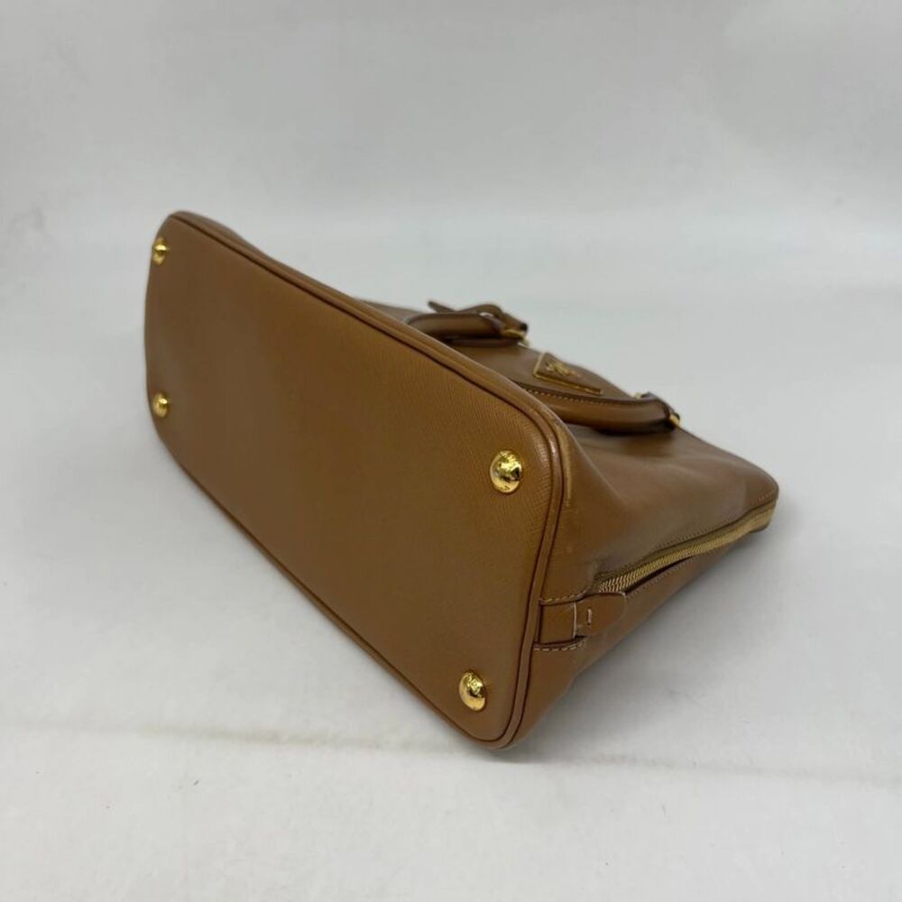 Prada Women Pre-Loved Bag Very Good Condition - Picture 7 of 9